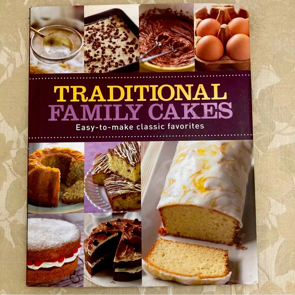 Traditional Family Cakes Easy-to-make Classic Favorites Book 2011 - Picture 1 of 7